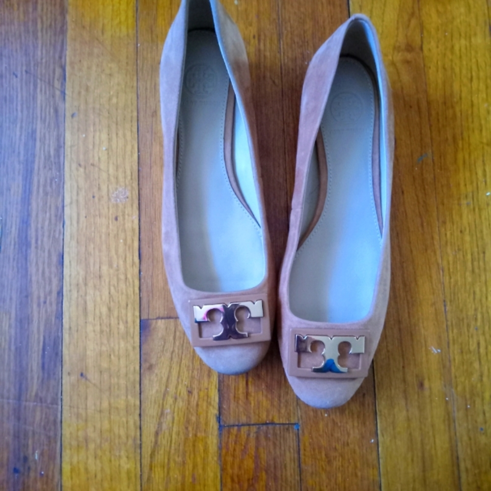 Tory Burch Suede Gigi pumps